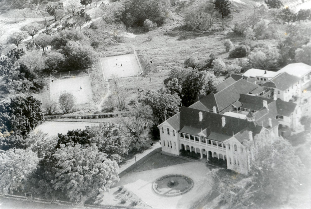 Aerial view of Ipswich Girls' Grammar School, school building and grounds, 1961