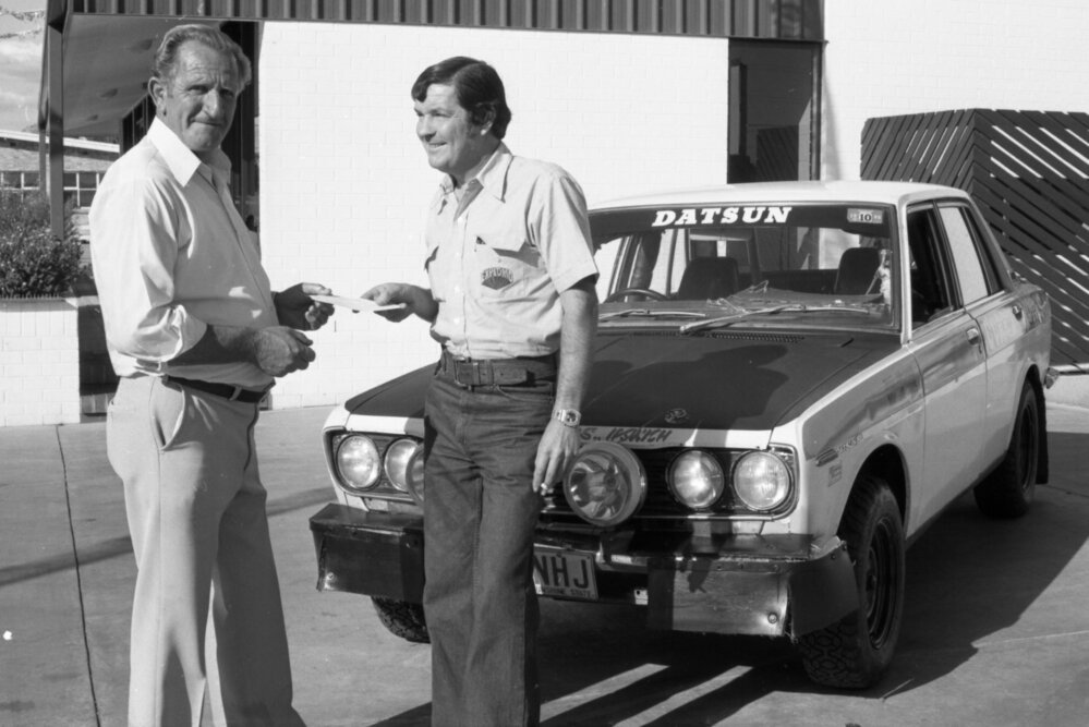 Snow Currie and Errol Bognuda at Currie Motors, August 1980