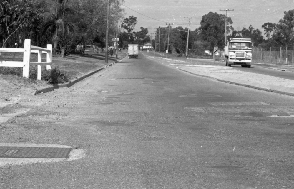 Unidentified road, Ipswich, August 1981