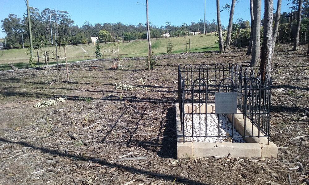 Verrall Park and Pioneer Graves, Woodlinks Village, 2016