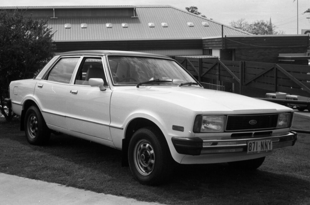Ford Cortina, car advertisement for Irving Motors, Ipswich, September 1981
