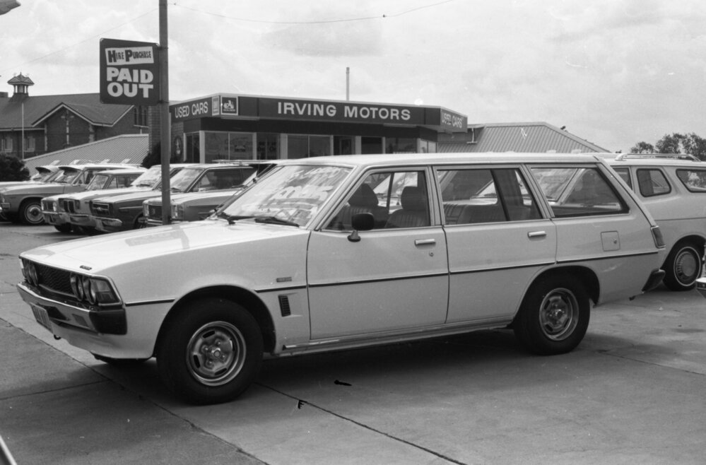 Sigma Wagon, car advertisement for Irving Motors, Ipswich, September 1981