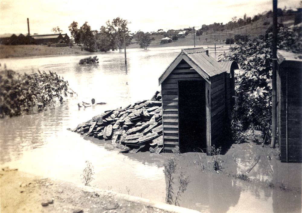 Scotts Foundry during flood, Ipswich, 1974