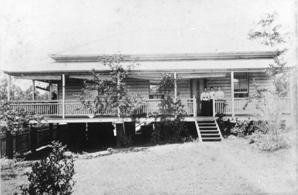 Clewes family in front of Blackstone State School's headmaster's residence, Blackstone, c.1905