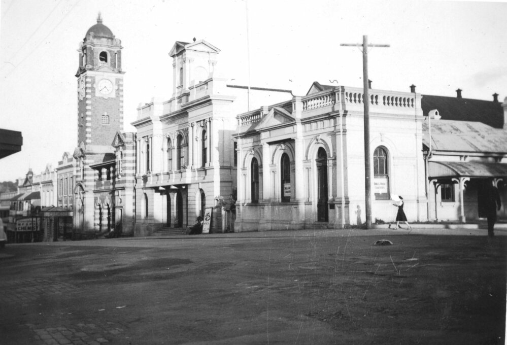 Nicholas Street &amp; Brisbane Street corner, Ipswich, 1947