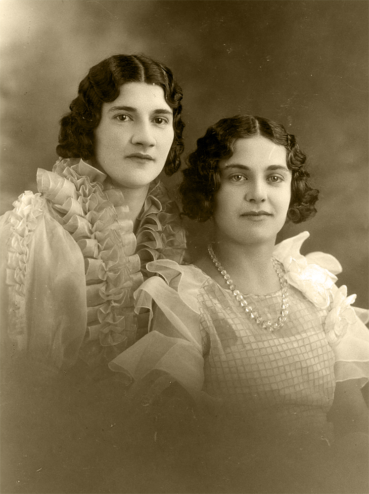 Portrait of Ethel Moore (nee Beutel) and Elsie Beutel, Ipswich, 1930-1935