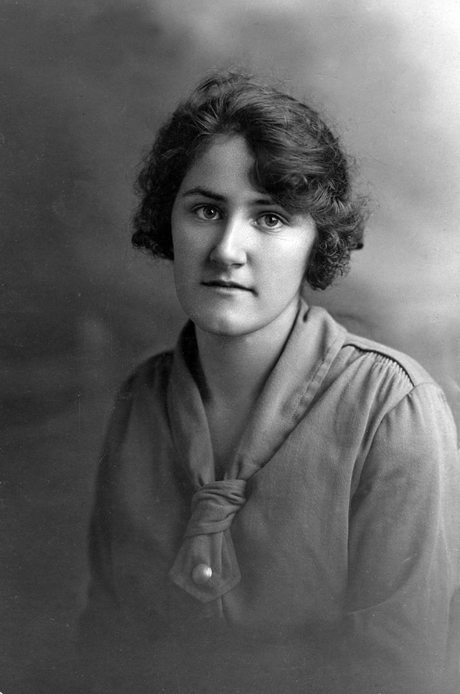 Formal portrait of Ella Owens, Ipswich c.1922