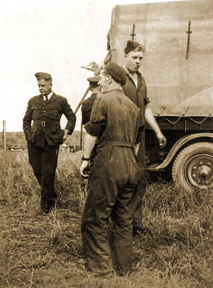 Air Force personnel from Amberley Air Force Base, at Gympie, 1941