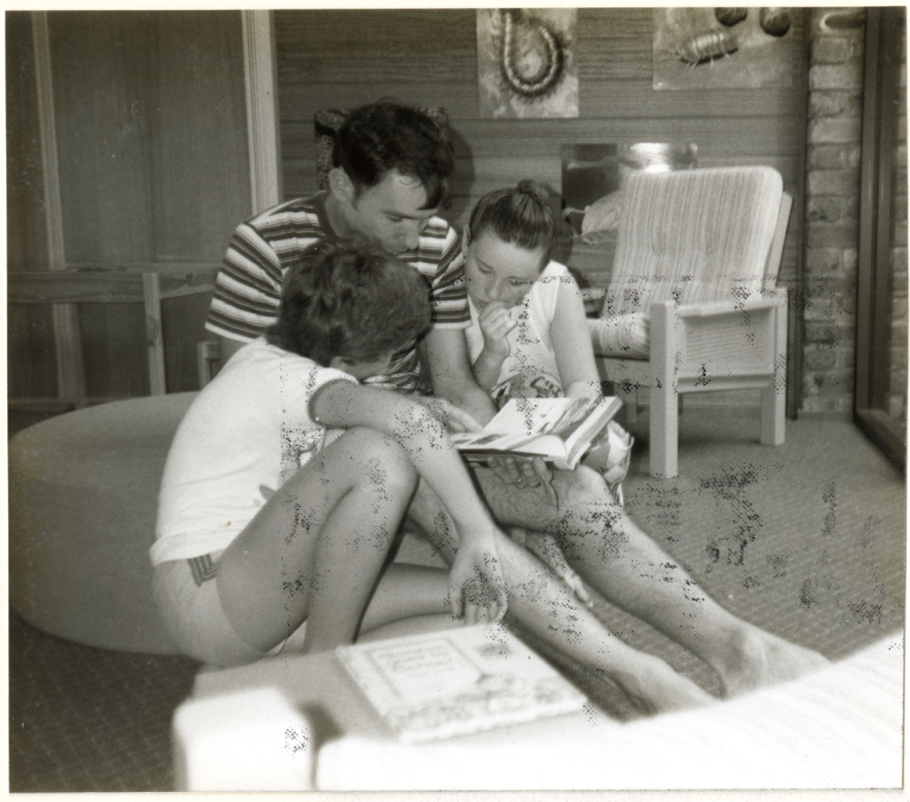Parents &amp; children reading at Redbank Plains Library, 1985