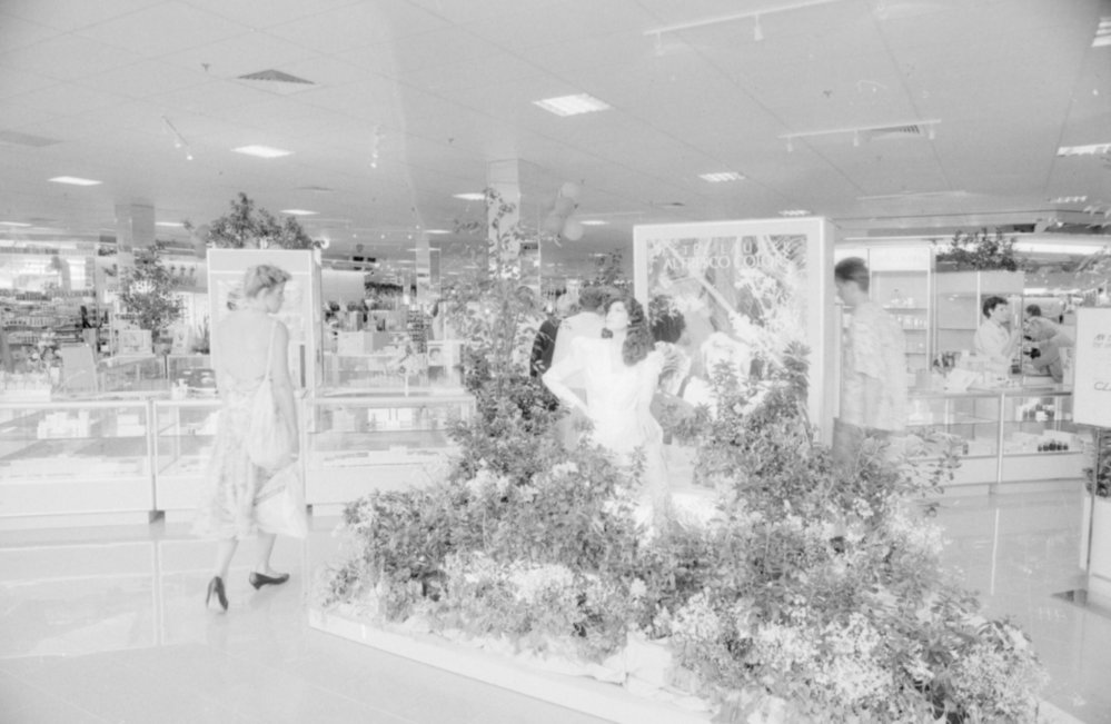 Opening of McDonnell &amp; East, corner of Brisbane and Ellenborough Streets, August 1987 
