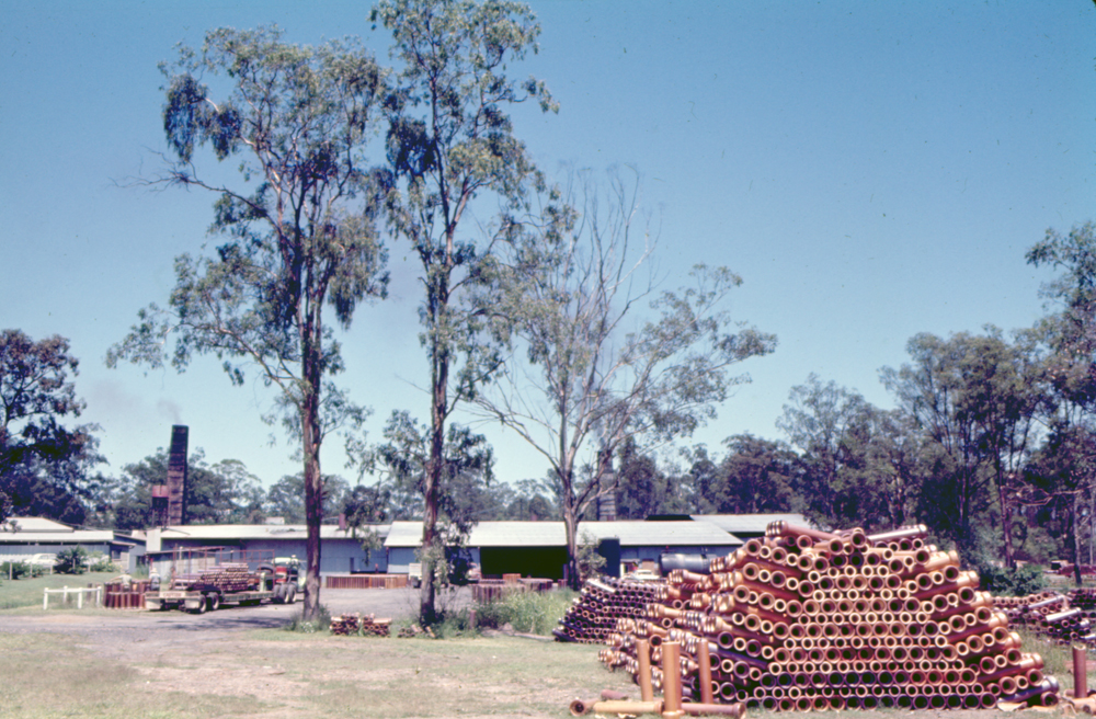 Dinmore Pottery, Dinmore, Ipswich, 1970