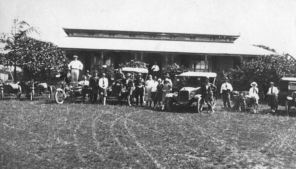 Group of people preparing for trip, East Ipswich, 1920s