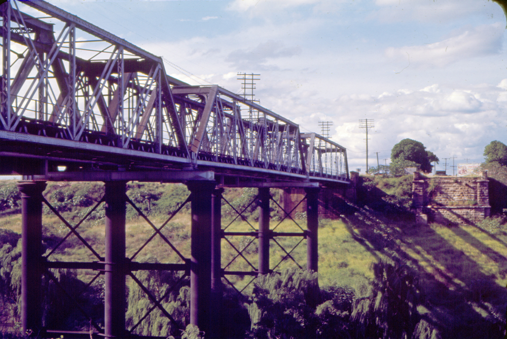 Old rail bridge over the Bremer River, Ipswich, 1971