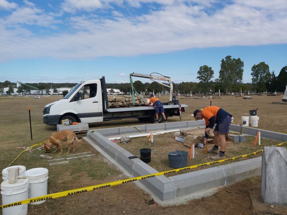 Constructing above ground surrounds of the Fleming Vault, 2020