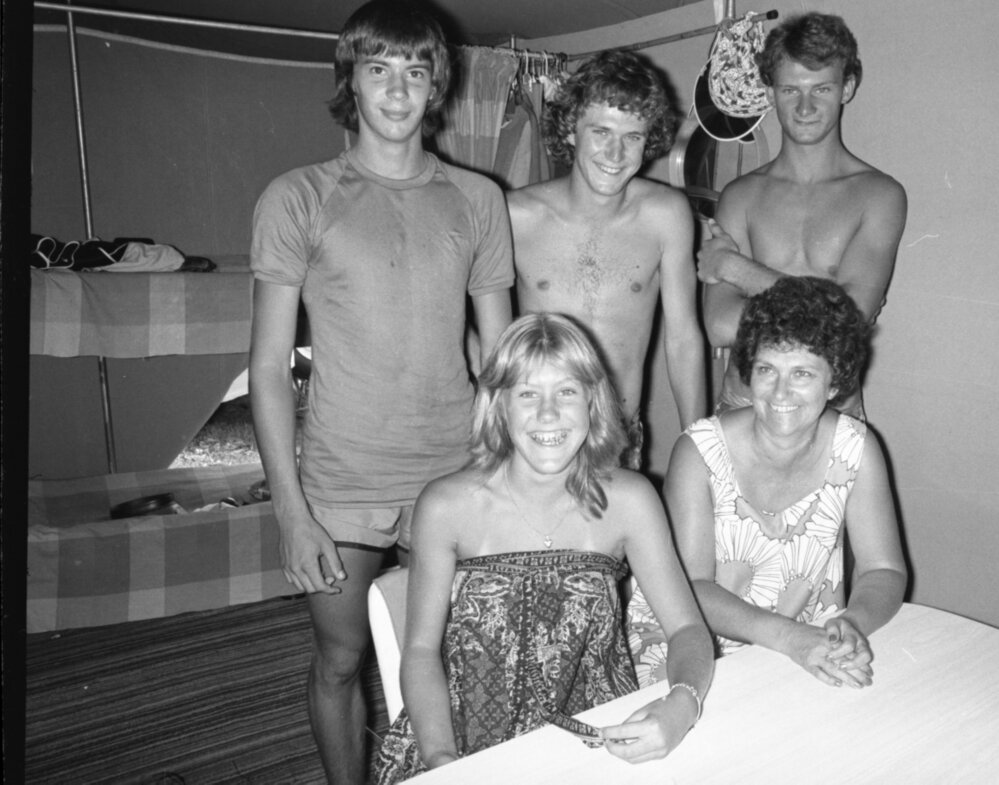 Ipswich family on holiday, Queensland, January 1978