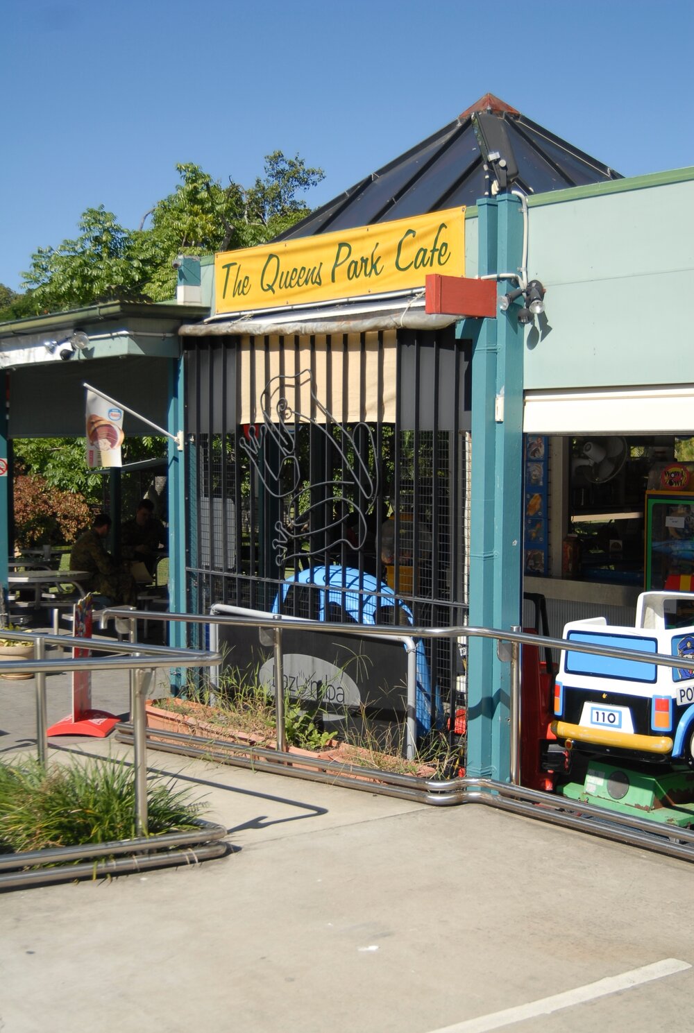 Queens Park Cafe, 2009