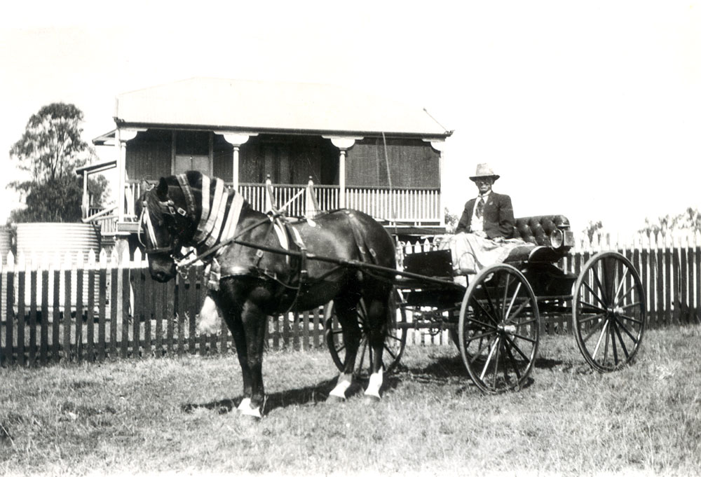 Robert Ekeberg with his horse 'Black Diamond', Chubb Street, One Mile, Ipswich, 1928
