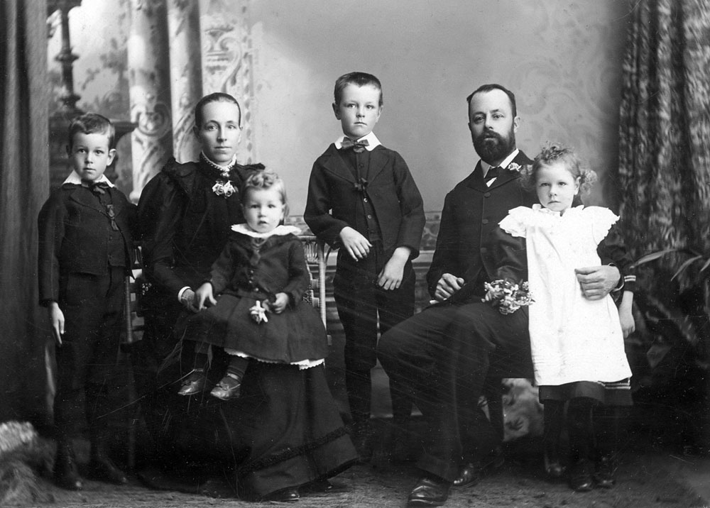Frederick William Johnson's family, Ipswich, c.1896