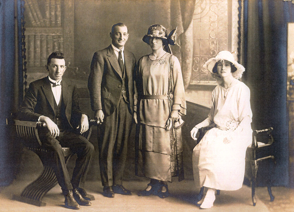 Bridal party of Hector and Catherine Ross (nee Coveney), Ipswich, 1924