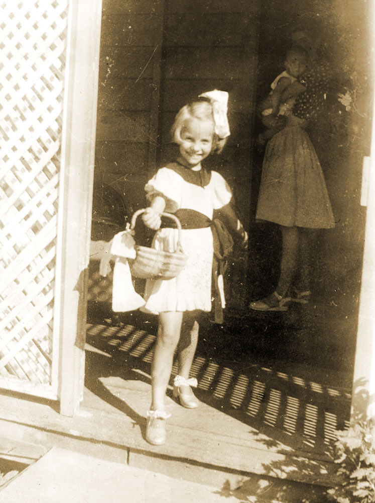 Unidentified girl preparing for Eisteddfod, Ipswich, 1945