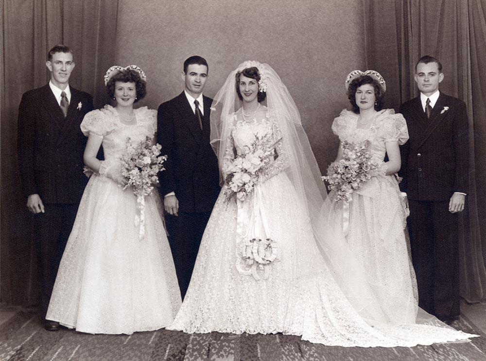 Bridal party of Frank and Beryl Alloway (nee Hayward), Ipswich, 1953
