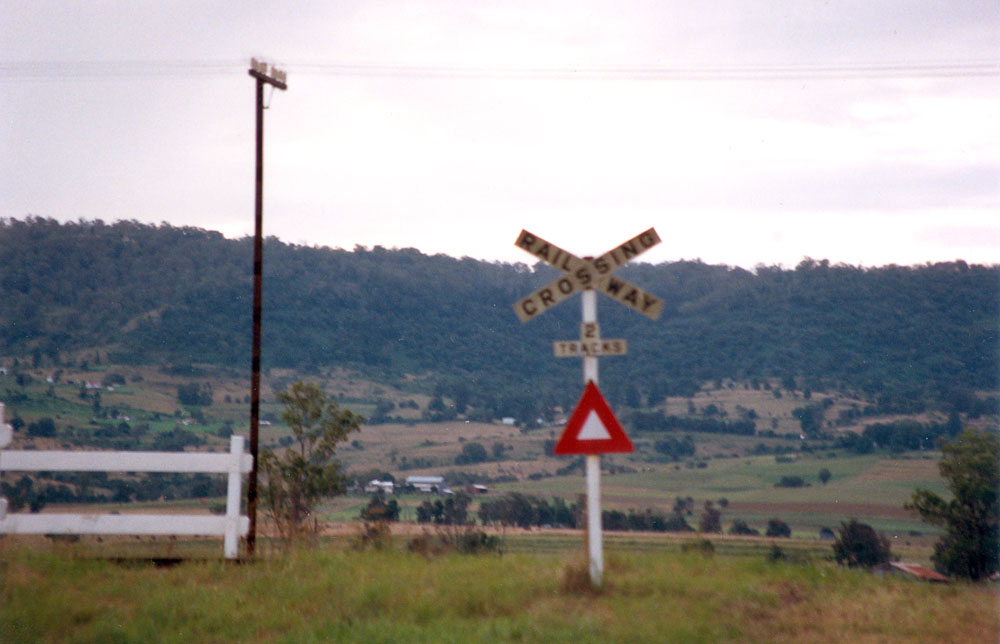 Railway crossing at Lanefield, Ipswich, 1989