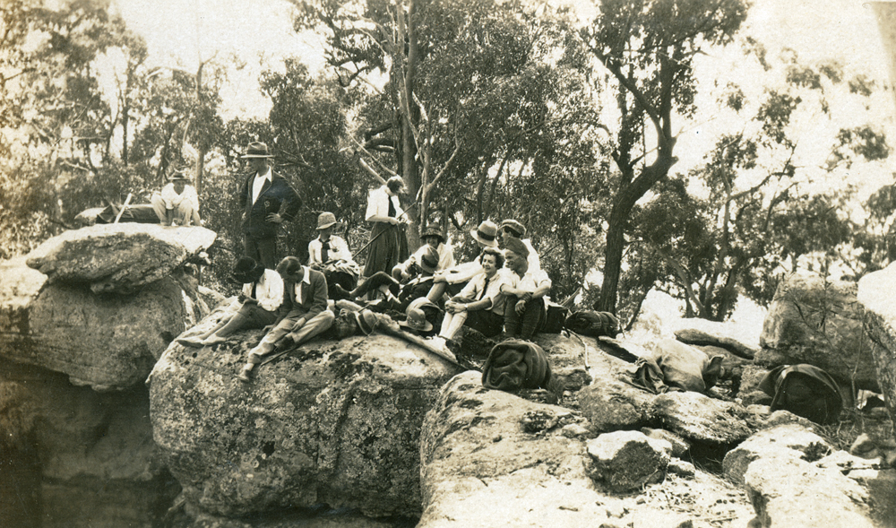 Members of Jones family of Oakleigh (house), and friends, preparing for trip home from Spring Mountain, 1920s