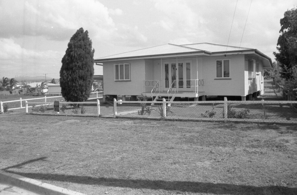 Advance Realty advertisement, Edgar Street, No. 19, Eastern Heights, December 1977
