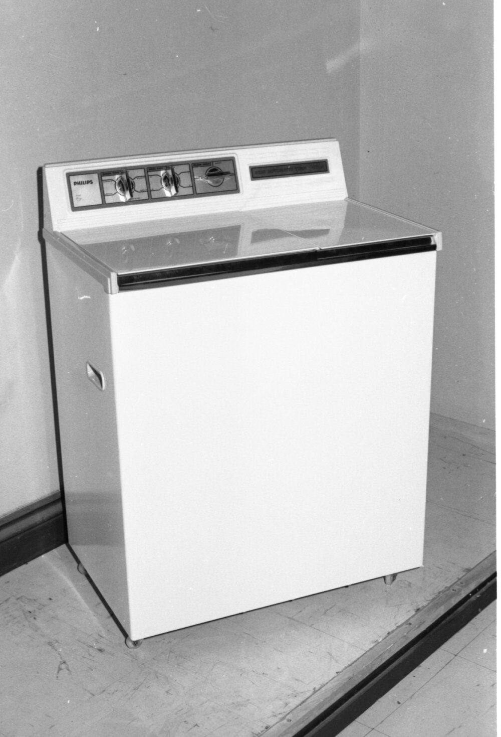 Reid's Department Store ad for Philips Top Loader Washing Machine, Ipswich, January 1978