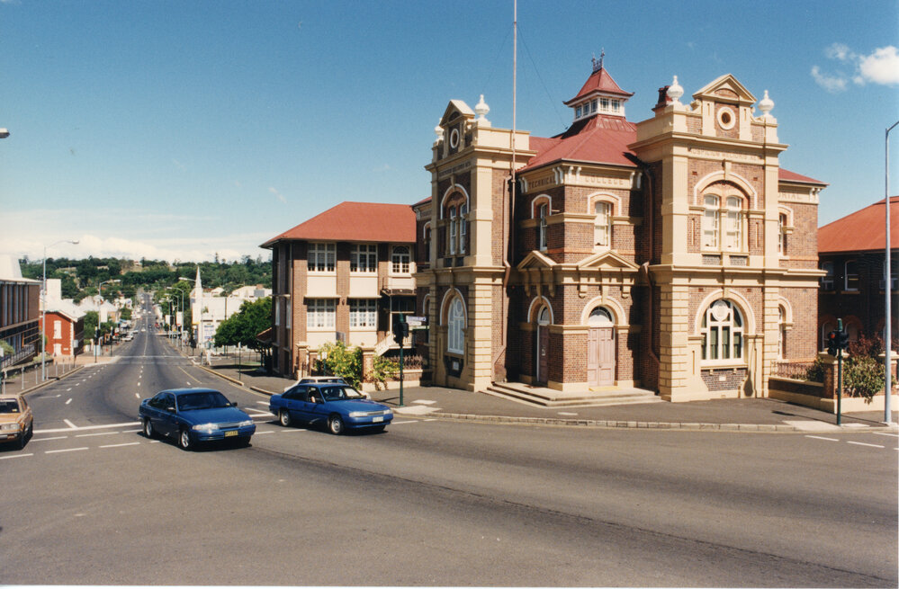 Former TAFE building, Limestone Street, Ipswich, February 1998