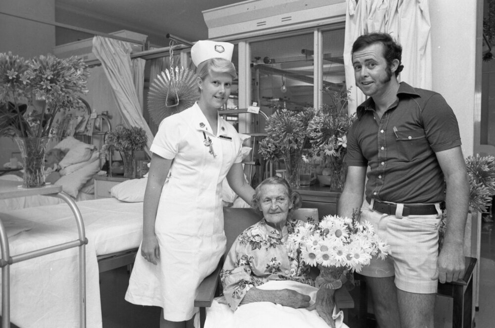 Apex Australia at Ipswich General Hospital, Ipswich, December 1977