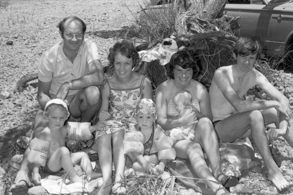 Family outing to Colleges Crossing, Chuwar, December 1977
