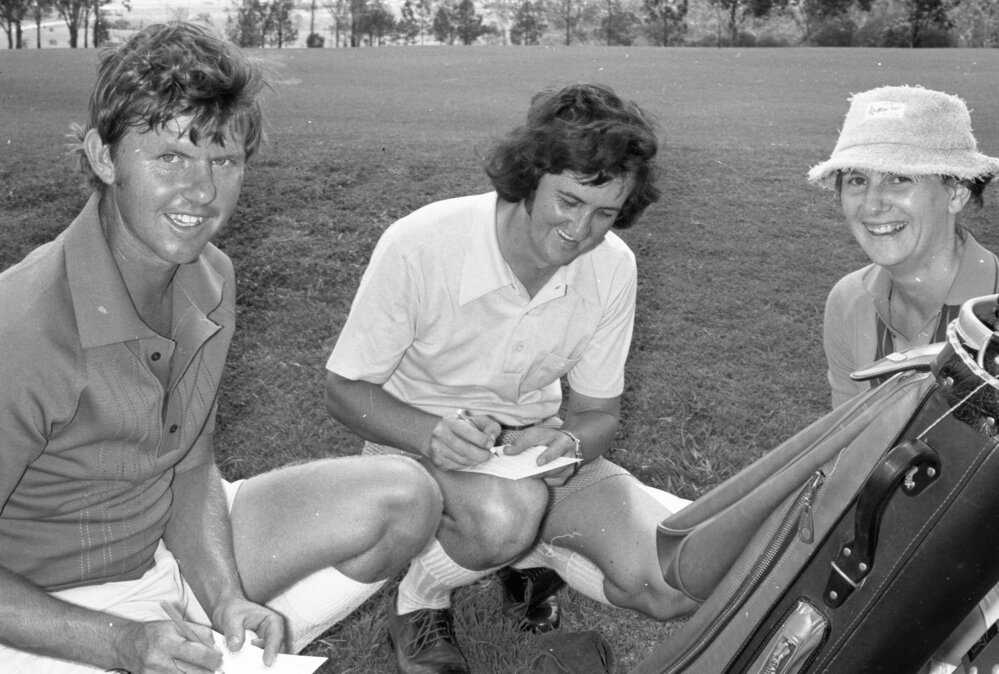 Golf players keeping score, Ipswich, December 1977