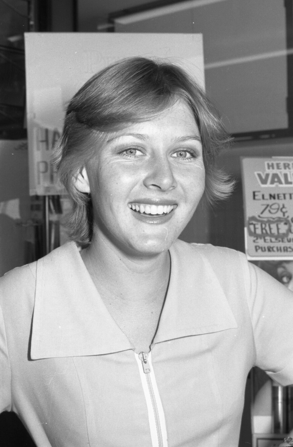 Women participating in a street interview on Brisbane Street, Ipswich, December 1977