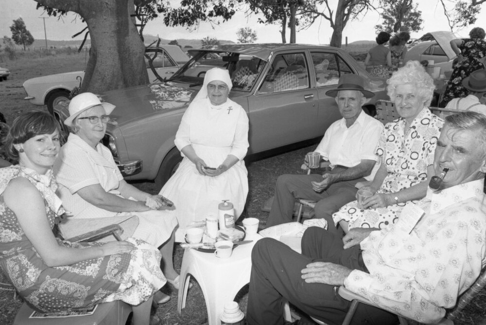 Pinic with tea and sandwiches, Ipswich, November 1977