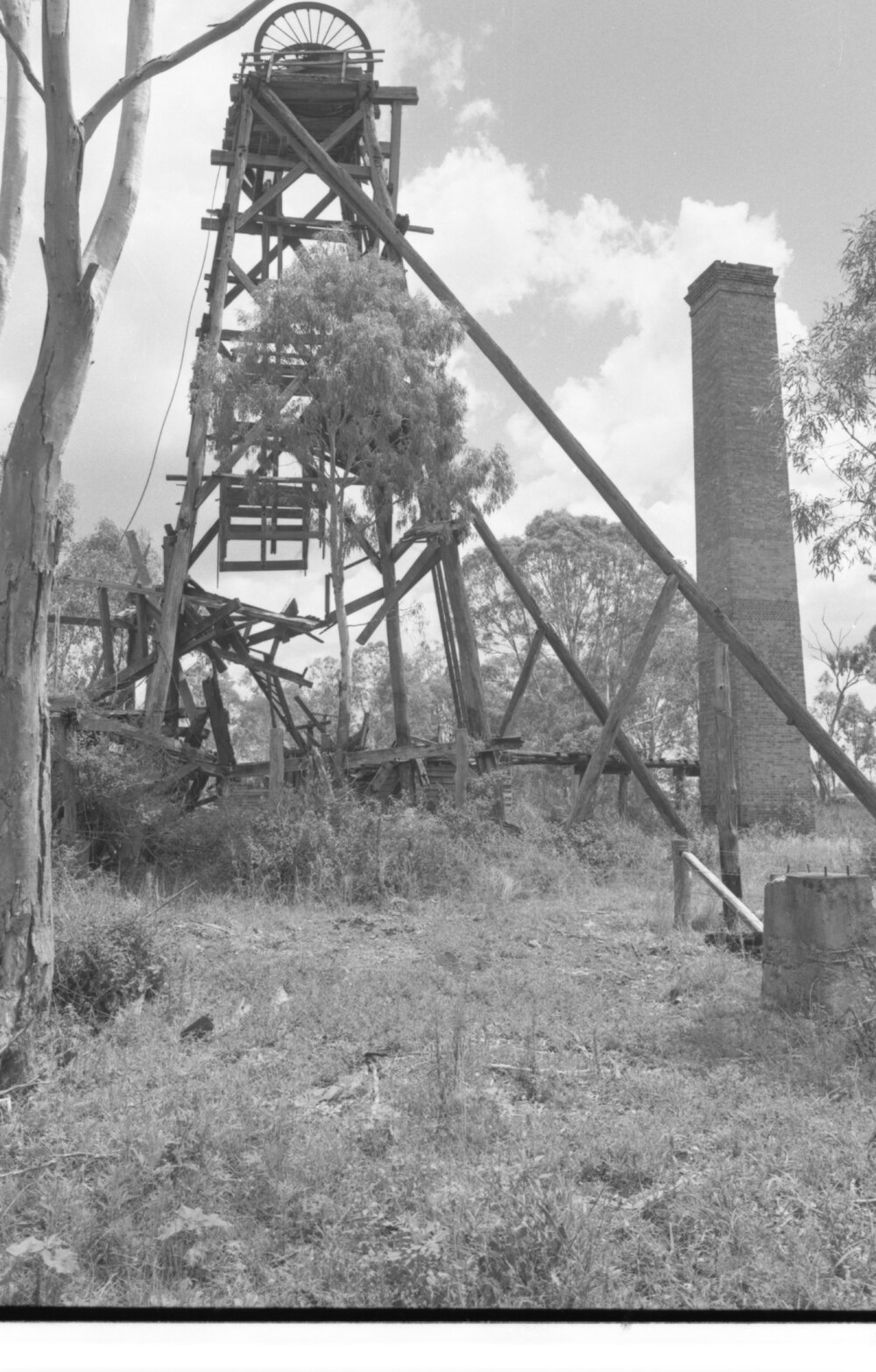 Headframe of an unidentified mine, Ipswich, Queensland, 14th February 1978