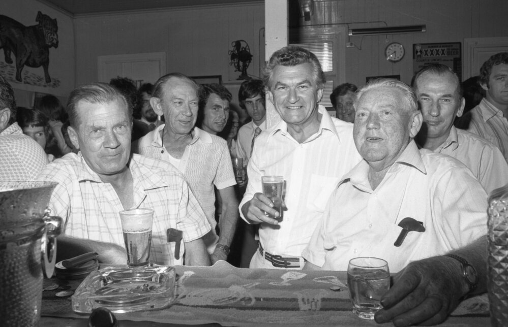 Bob Hawke at a pub in Ipswich, November 1977