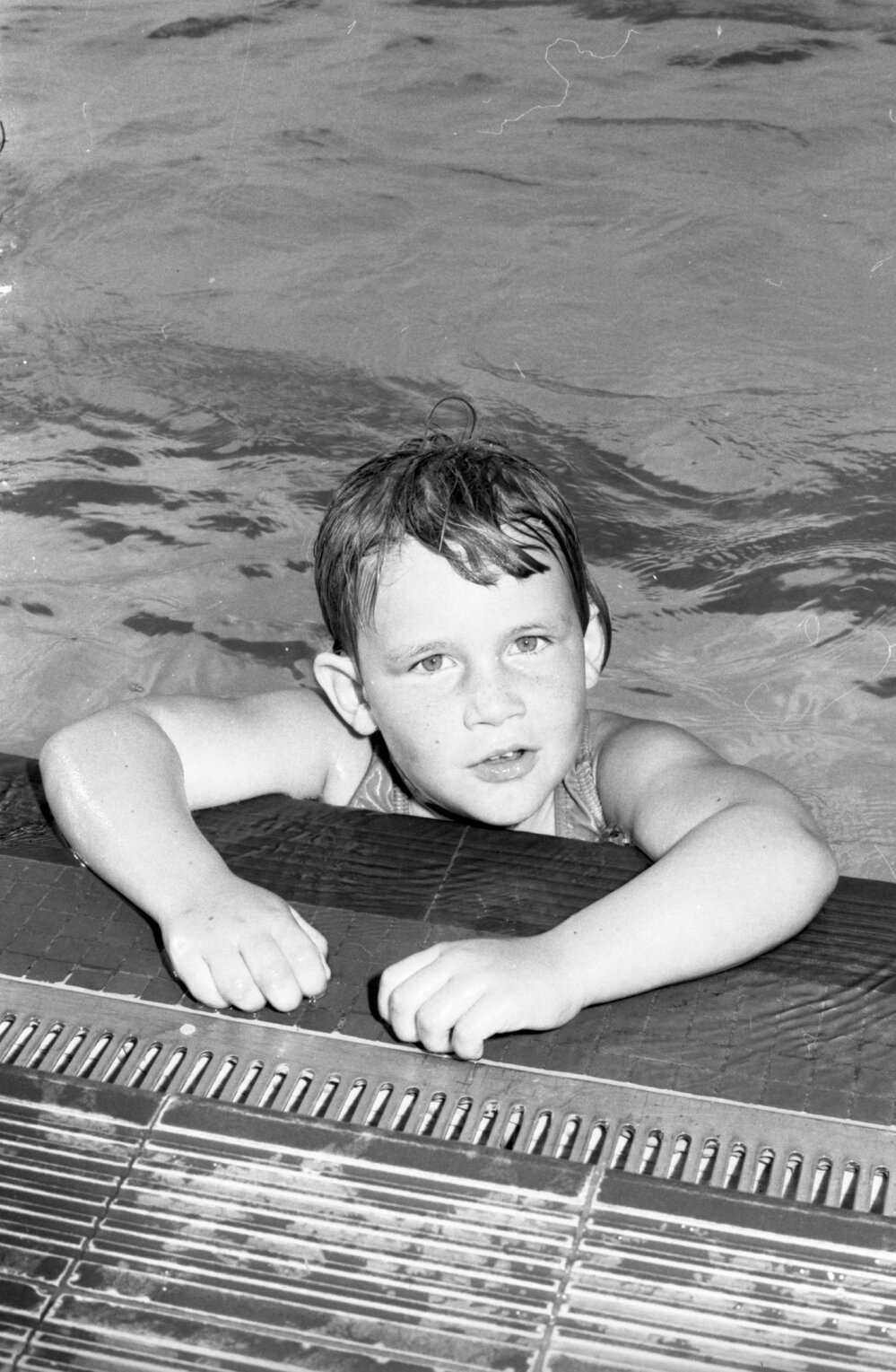 Cindy swimming, Ipswich, November 1977