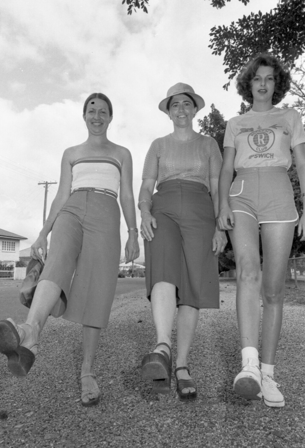 Women going for a walk in Booval, November 1977