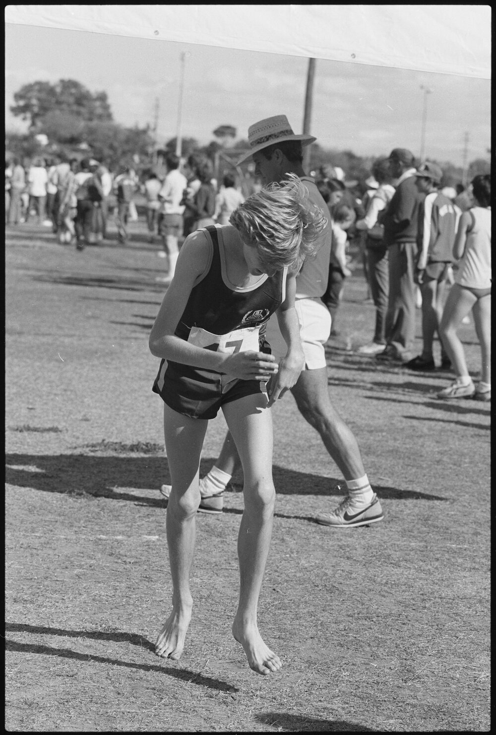 Unidentified runner competing at Cross Country at Limestone Park, Ipswich, July 1985