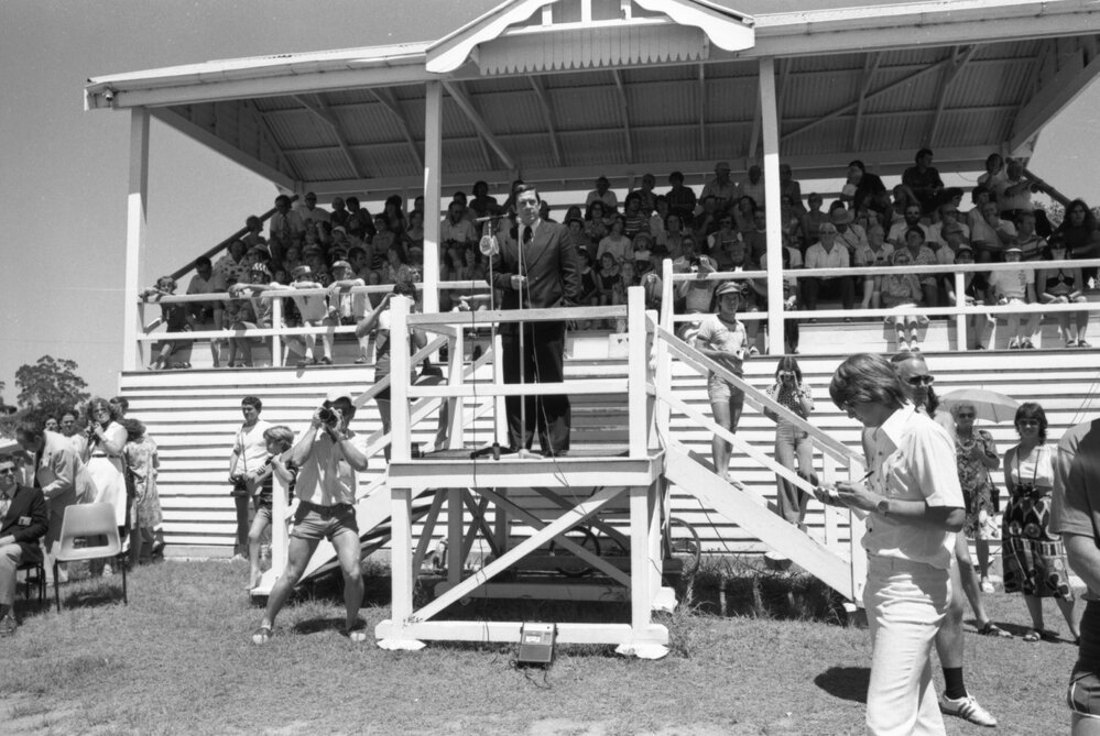 Formation Skydiving World Championships, Gatton, November 1977