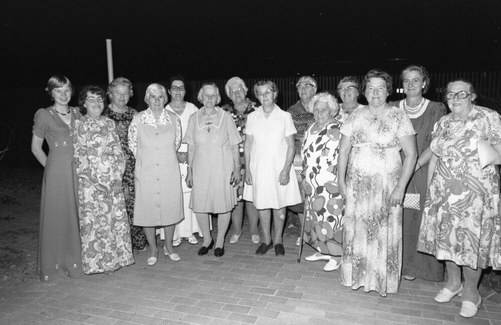 Unidentified group of women, Lowood, November 1977