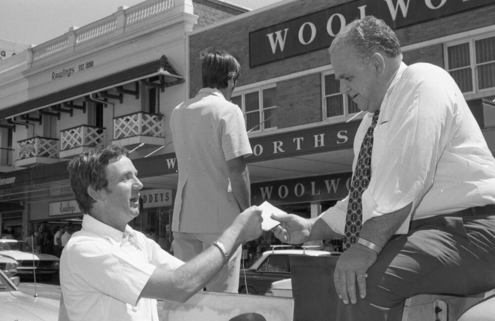 Russ Hinze and Albert Hales campaigning on Brisbane Street, Ipswich, 2nd October 1977