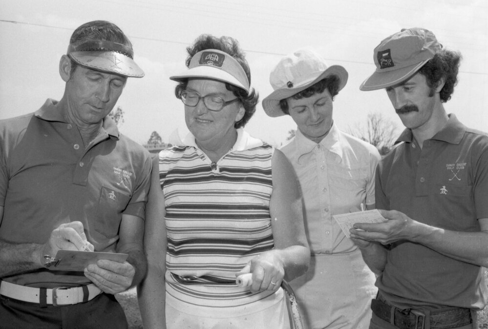 Golf players keeping score, Ipswich, 2nd October 1977