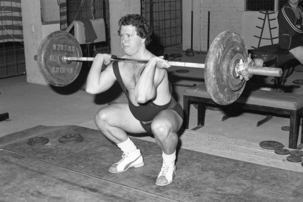 Unidentified man weightlifting, Ipswich, 9th October 1977