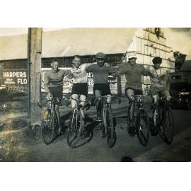 Cyclists from Rosewood Amateur Wheelers, 1940s