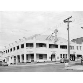 Palais Royal Hotel, cnr Brisbane and East Streets,  Ipswich, 1952