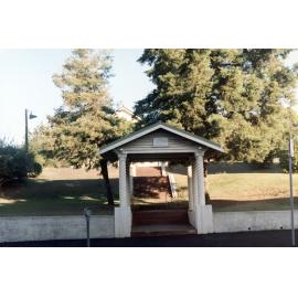 War Memorial gates at the site of the Ipswich Baptist Church, 188 Brisbane Street, Ipswich, 1991