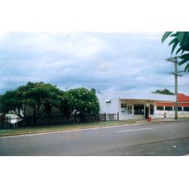 General store on corner of Ellenborough and Roderick Streets, Ipswich, 1991