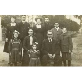 Family of William and Mary Ann Wildey (nee Porter), Raceview, Ipswich, c.1930
